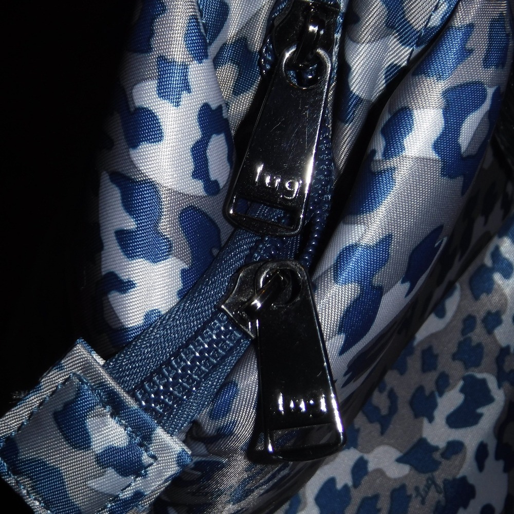 Lug Chomper Insulated Lunch Tote. Leopard Navy. EUC - Picture 6 of 9